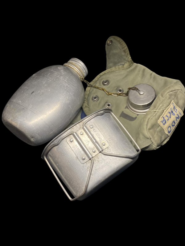 Gourde et quart britanniques WW2 avec housse US - réemploi Indochine