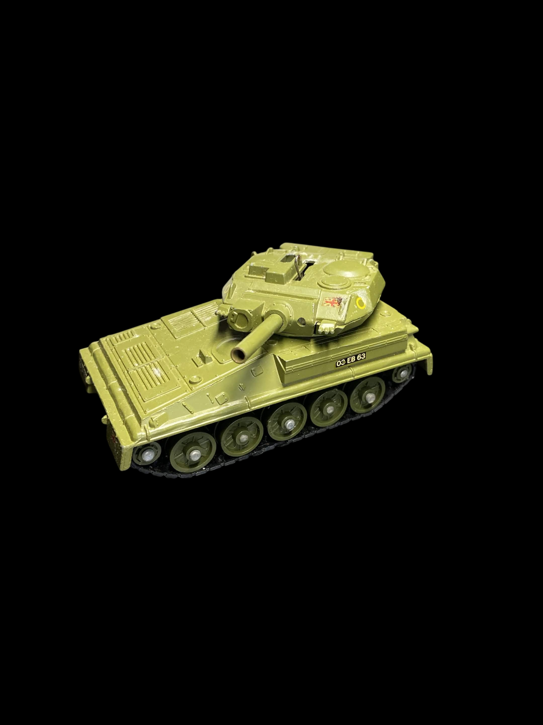 Dinky Toys Alvis Scorpion & Striker n°690 – Fabriqué en Angleterre – années 1970