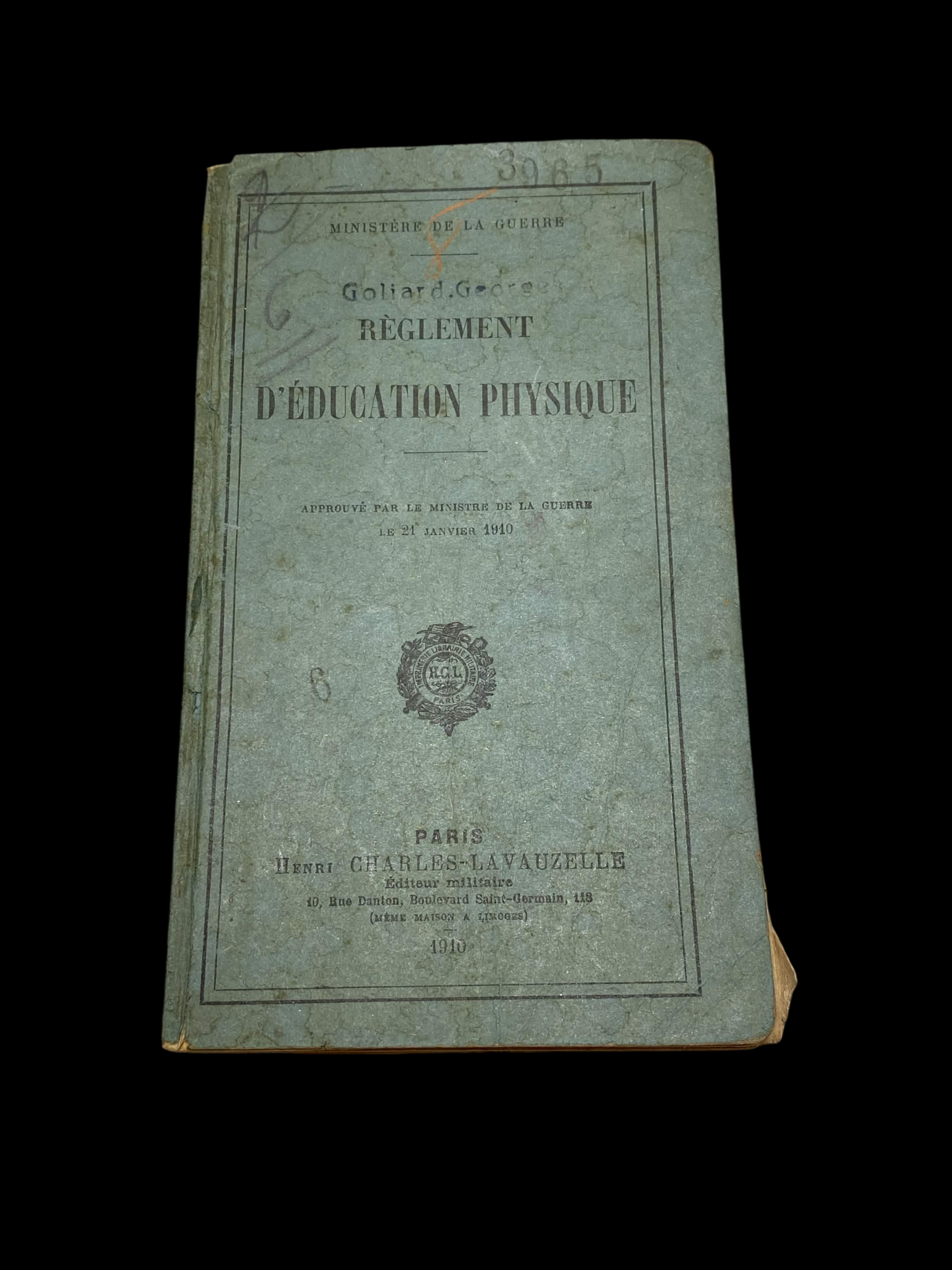Règlement d’éducation physique – Ministère de la Guerre – 1910 – Lieutenant Goliard, porte-drapeau du 53e R.I.T.