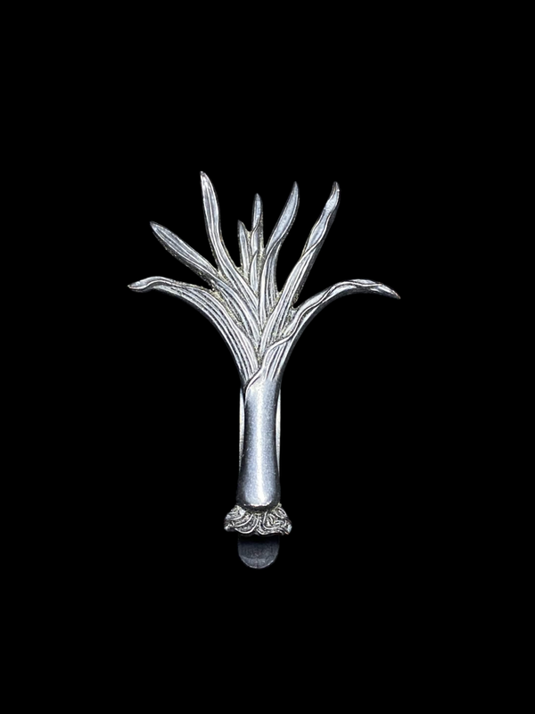 Insigne de coiffure des Welsh Guards Modèle en métal blanc, Royaume-Uni