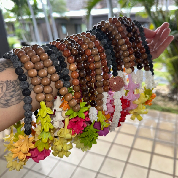 Forever Lei with refillable Scent