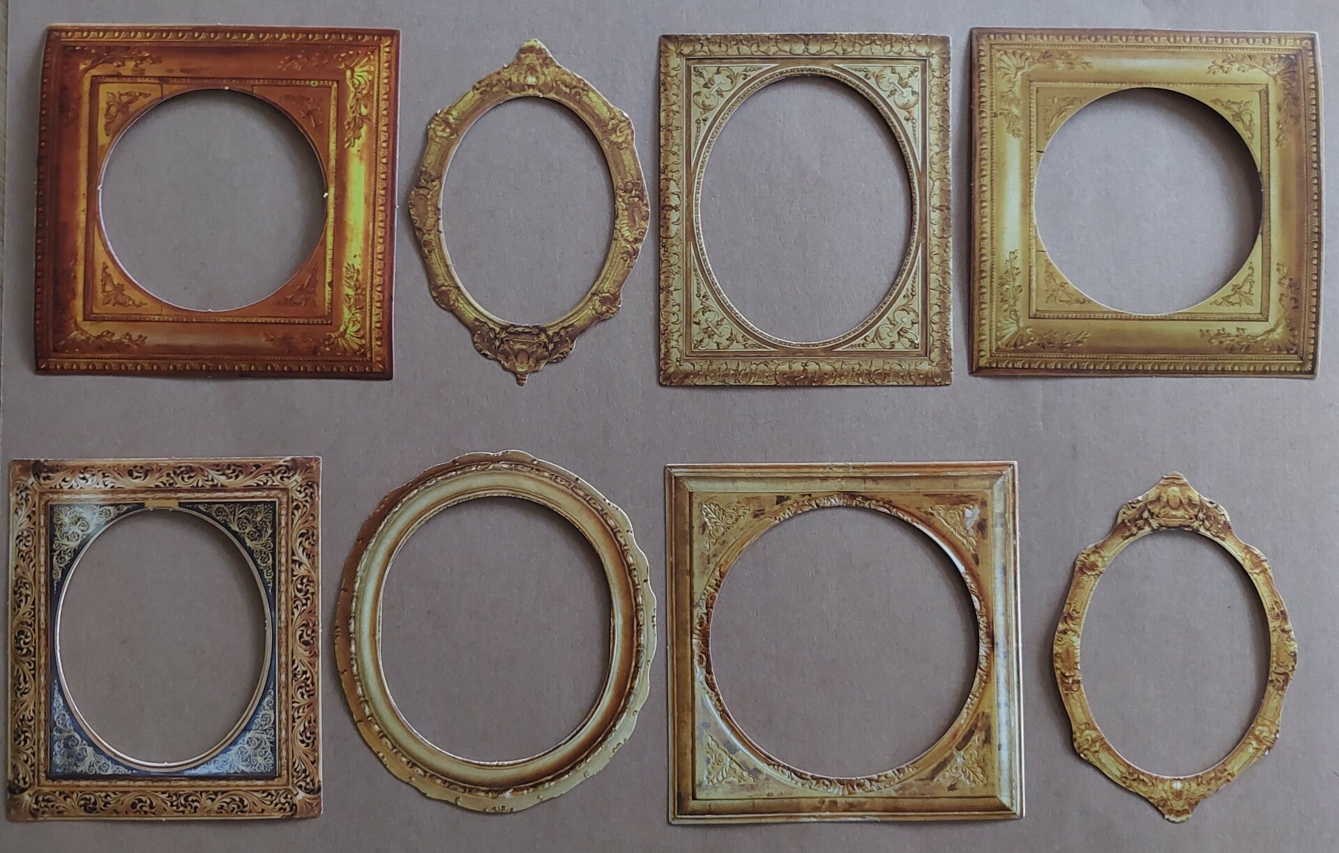 PAPIERTJES | lijsten ovaal/rond goud 8 stuks