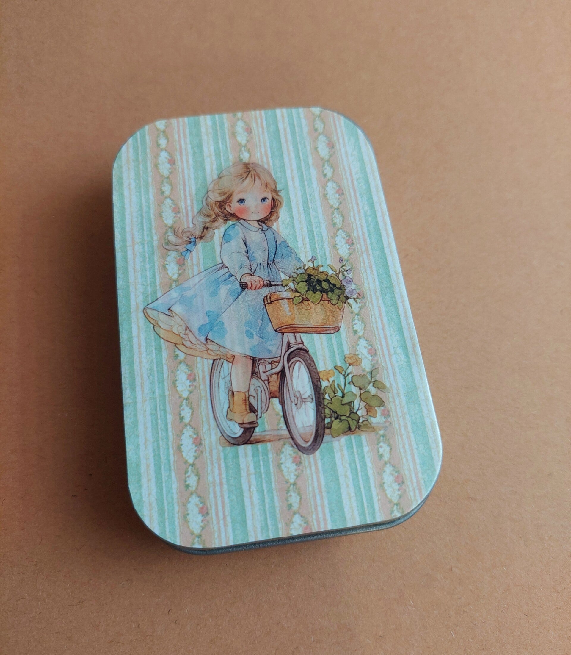 Stickers in blikje | meisje met fiets