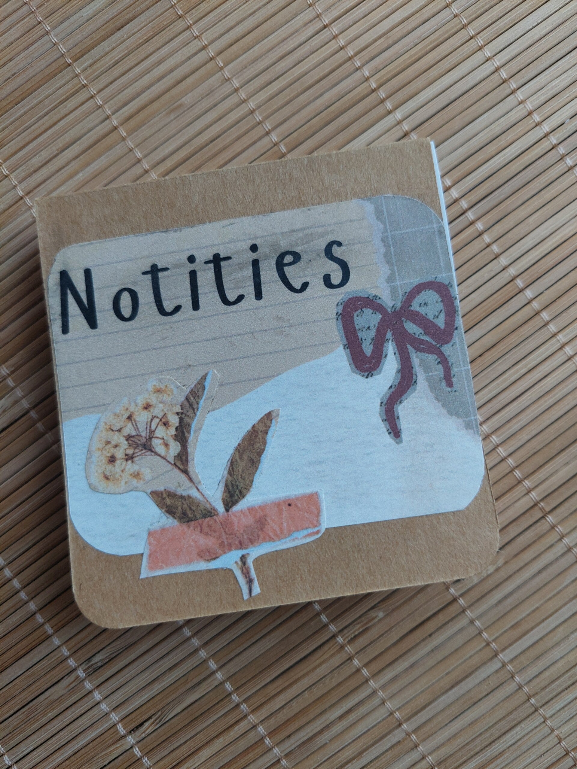 Notitieblokje strikje blanco deco