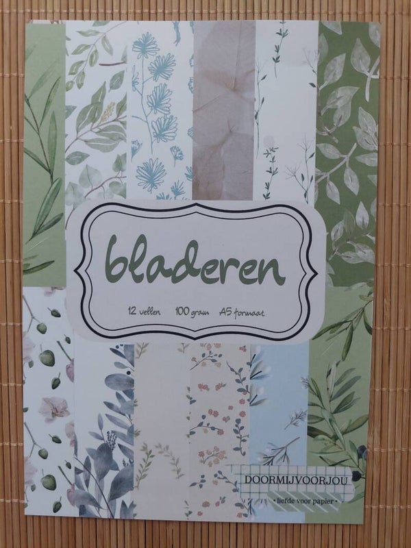 Papiervellen bladeren
