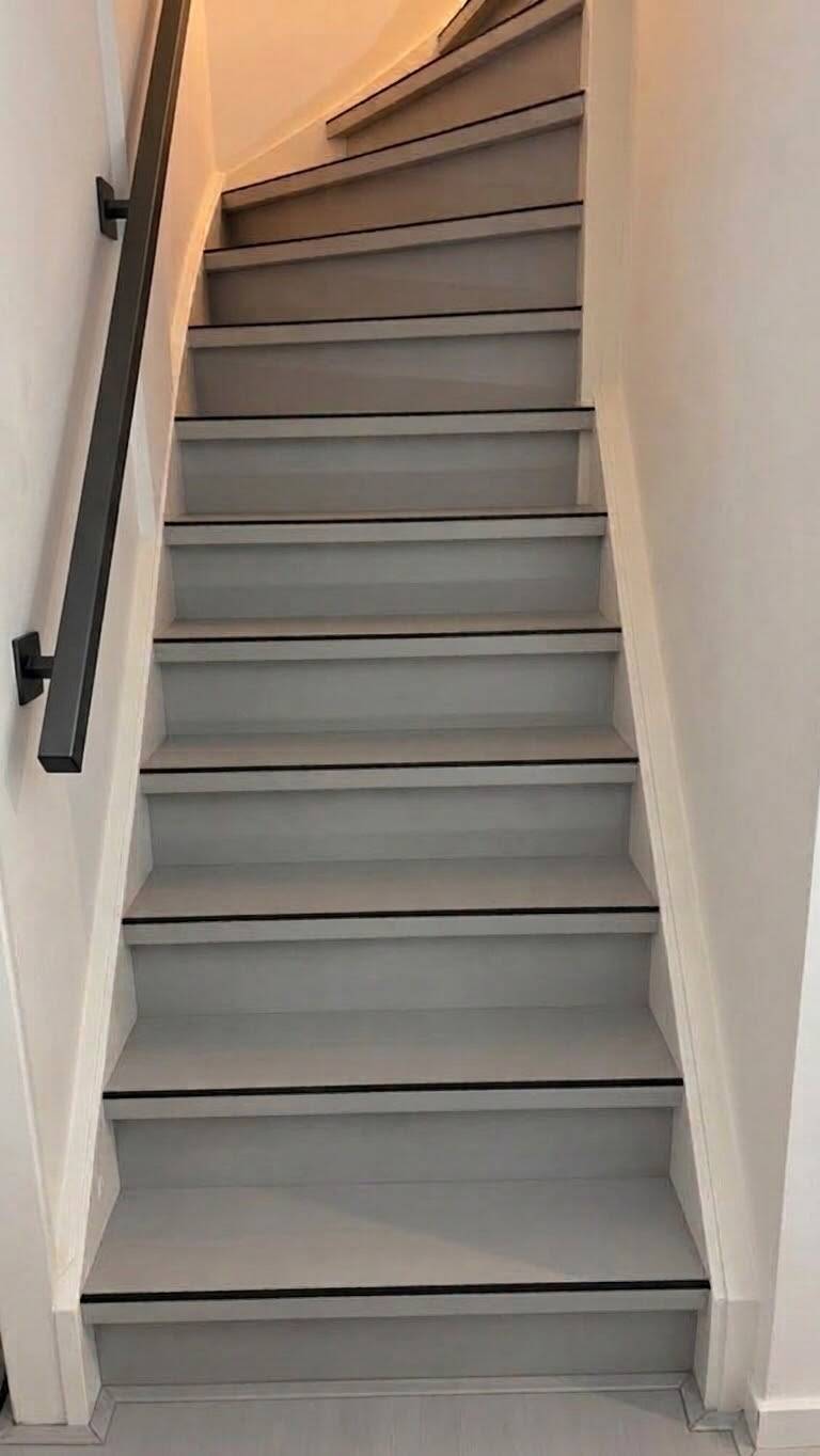 1788856943666-standard.jpg