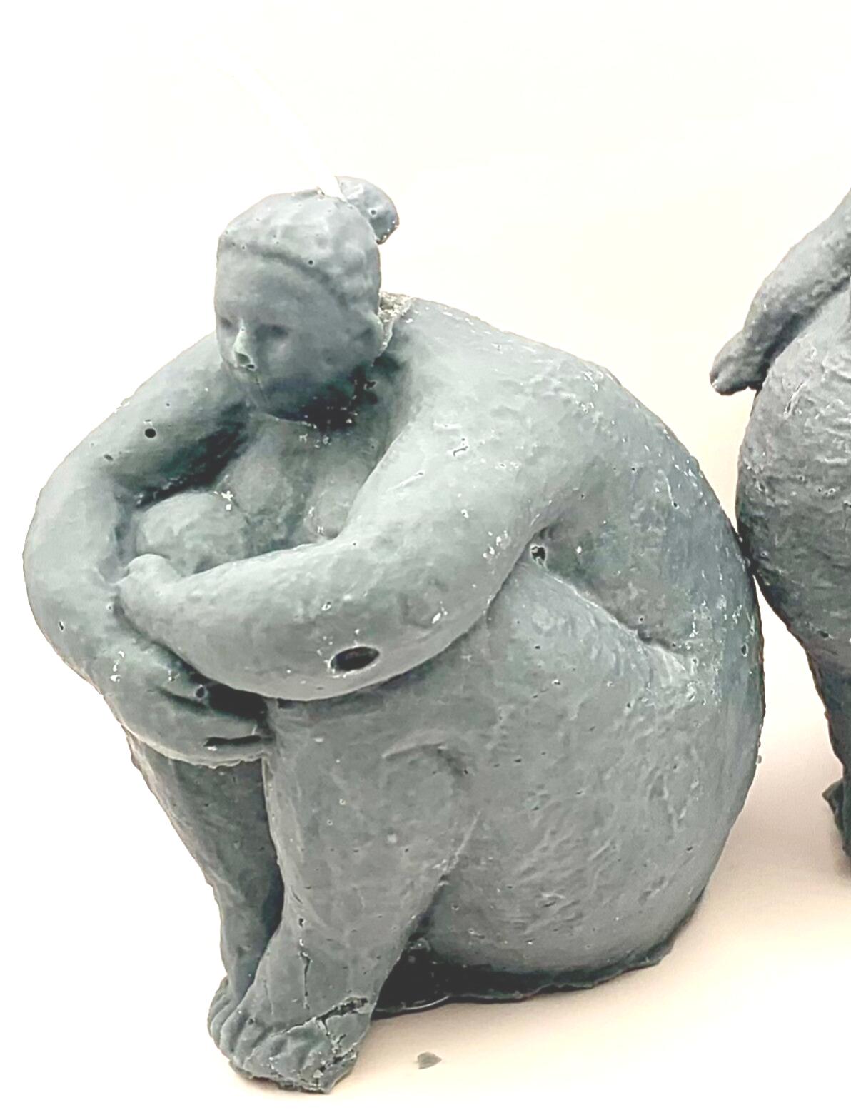 Velours Noir - Anthracite - Femme assise