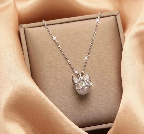 Elegance Vintage Bow Pearl Necklace