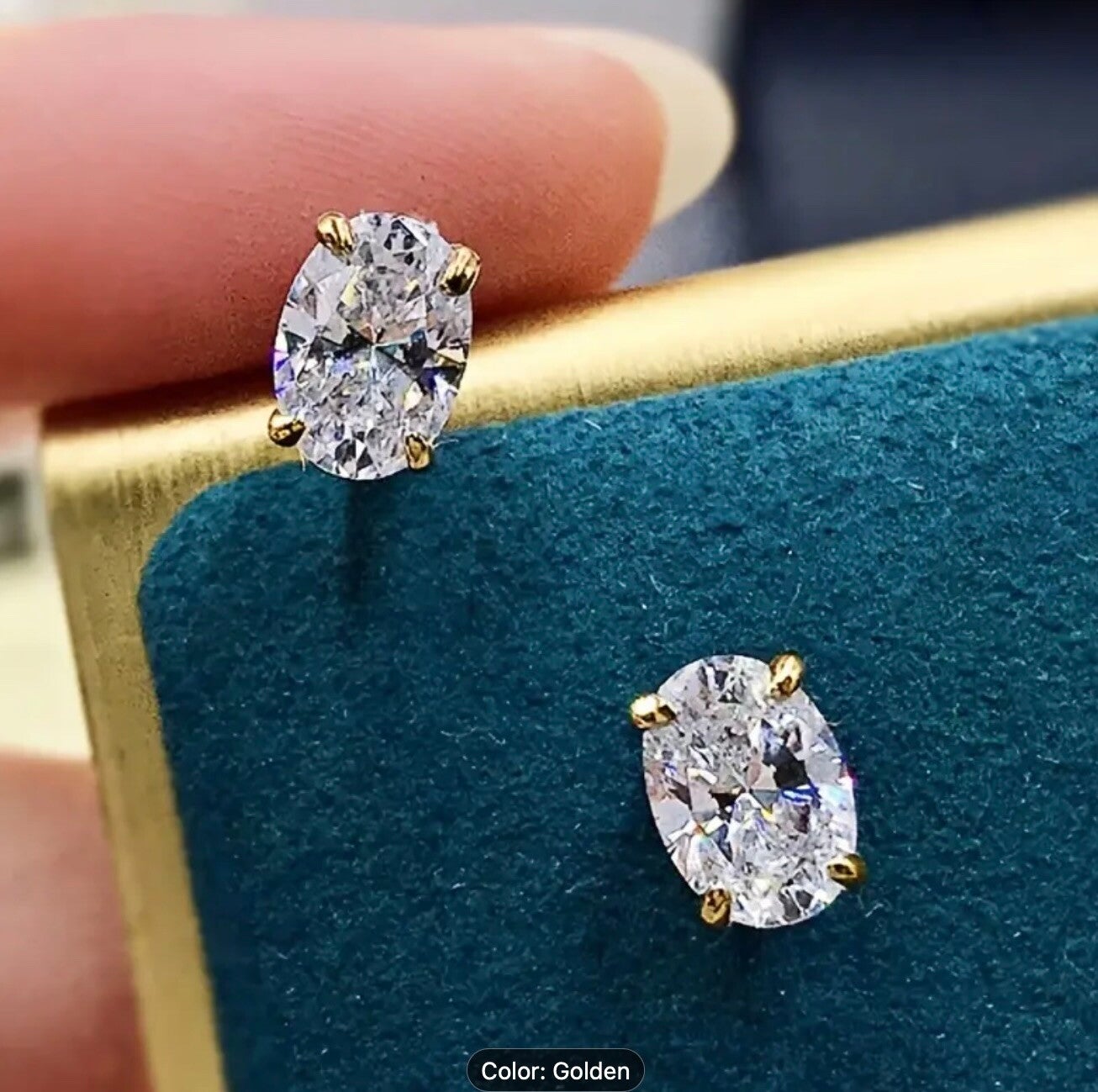 Oval stud sparkle earrings