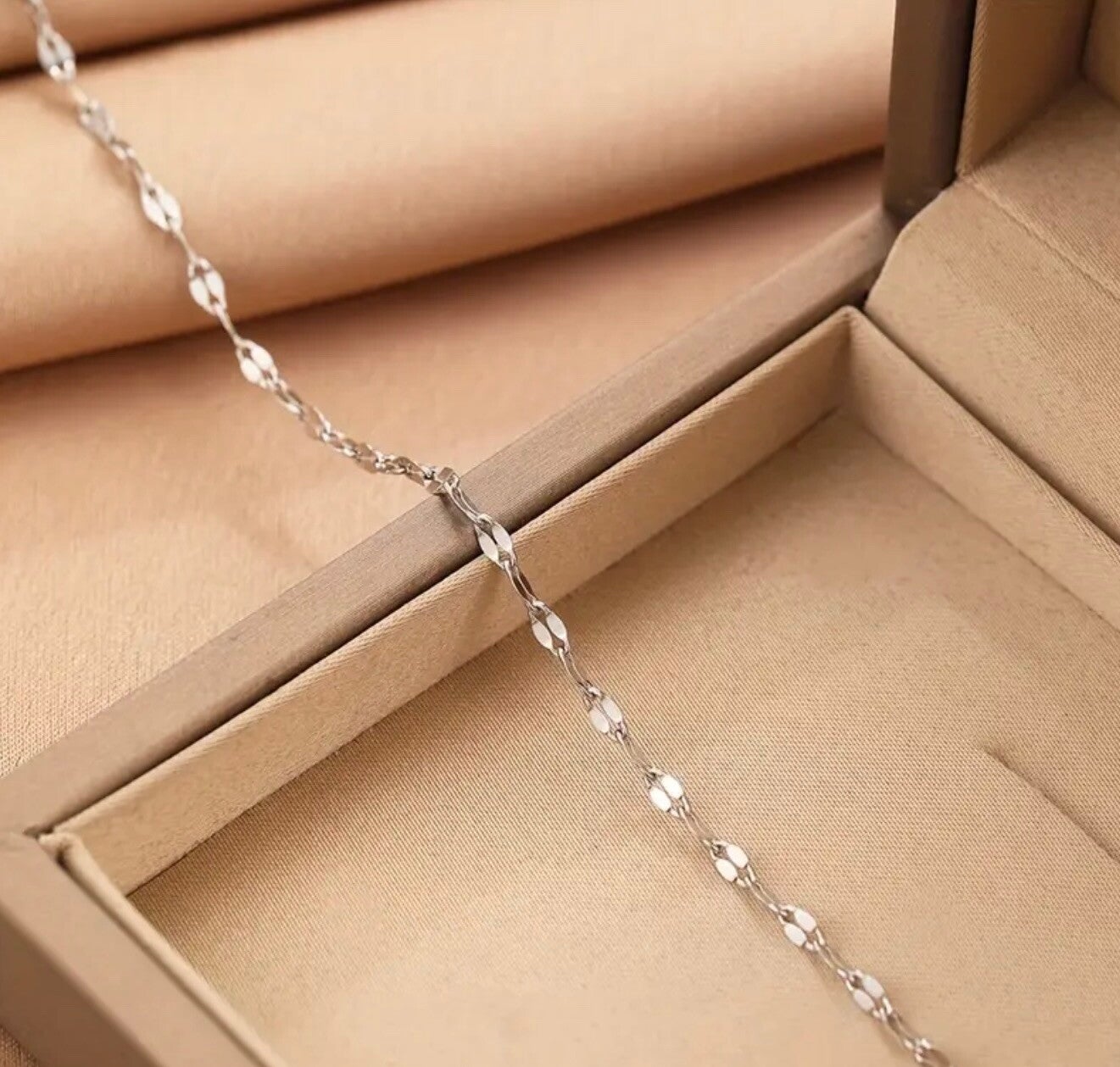 Elegance Stainless Steel Lip Chain Anklet
