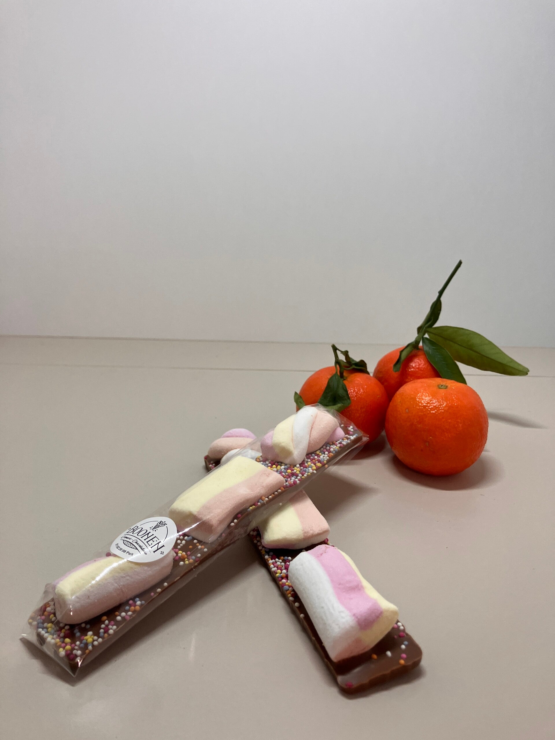 Reep chocolade met marshmallows en discobolletjes