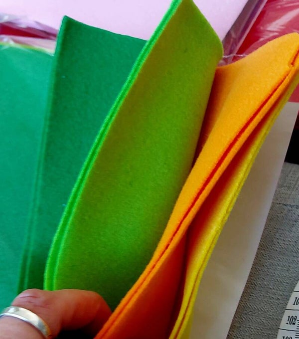 A4 sheets felt (8 per pack). Yellow, orange, green