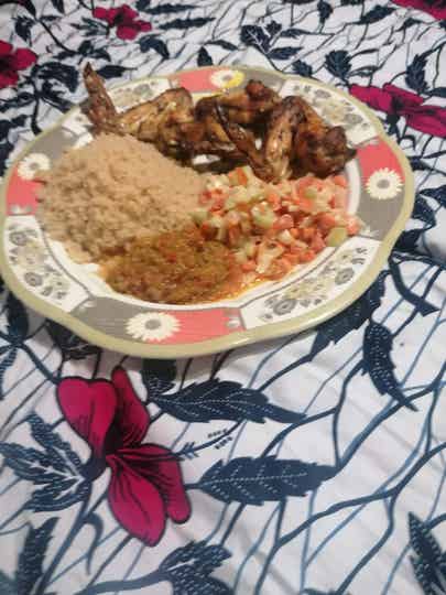 Attieké au poulet ou poisson