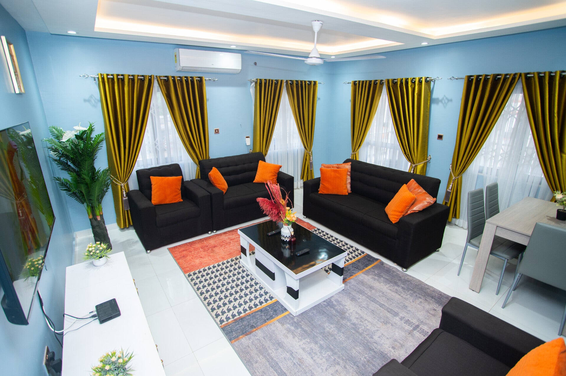 Weekly rental flats Adenta