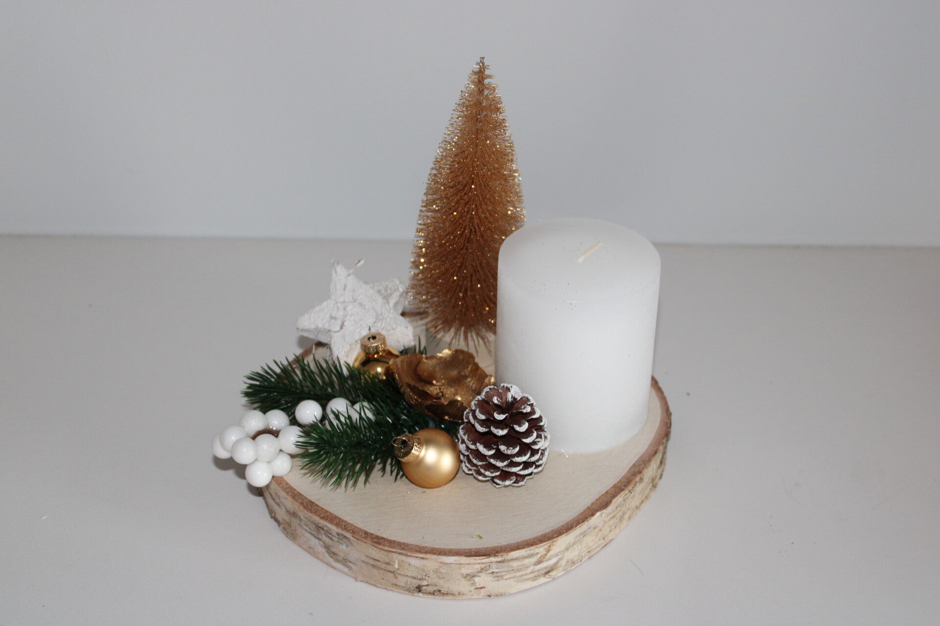 Kersttafereel met kaars