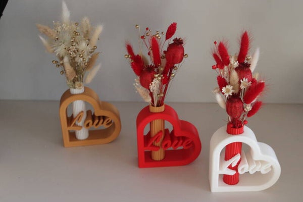 Love in diverse kleurcombinaties met droogbloemen