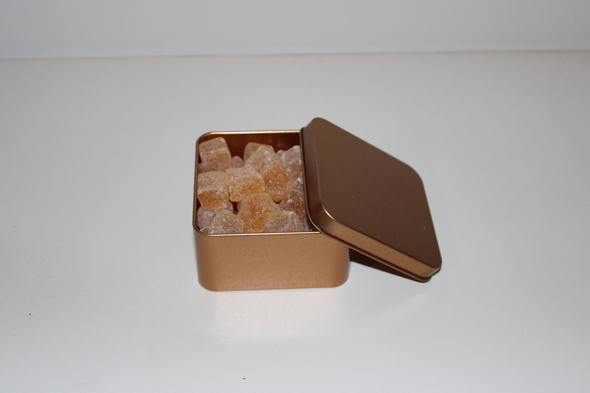 Blikken doosje met gele gommetjes