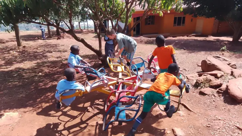 uganda-2026-happy-hills-02-standard.webp