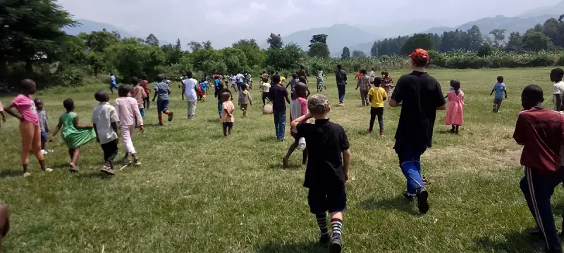 uganda-2026-taschen-kasese-fu-ball-02-standard.webp