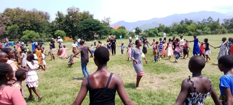 uganda-2026-taschen-kasese-fu-ball-03-standard.webp