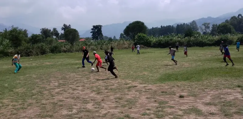 uganda-2026-taschen-kasese-fu-ball-05-standard.webp