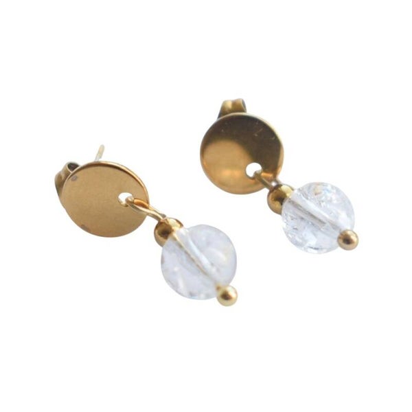 Gouden oorstekers bergkristal