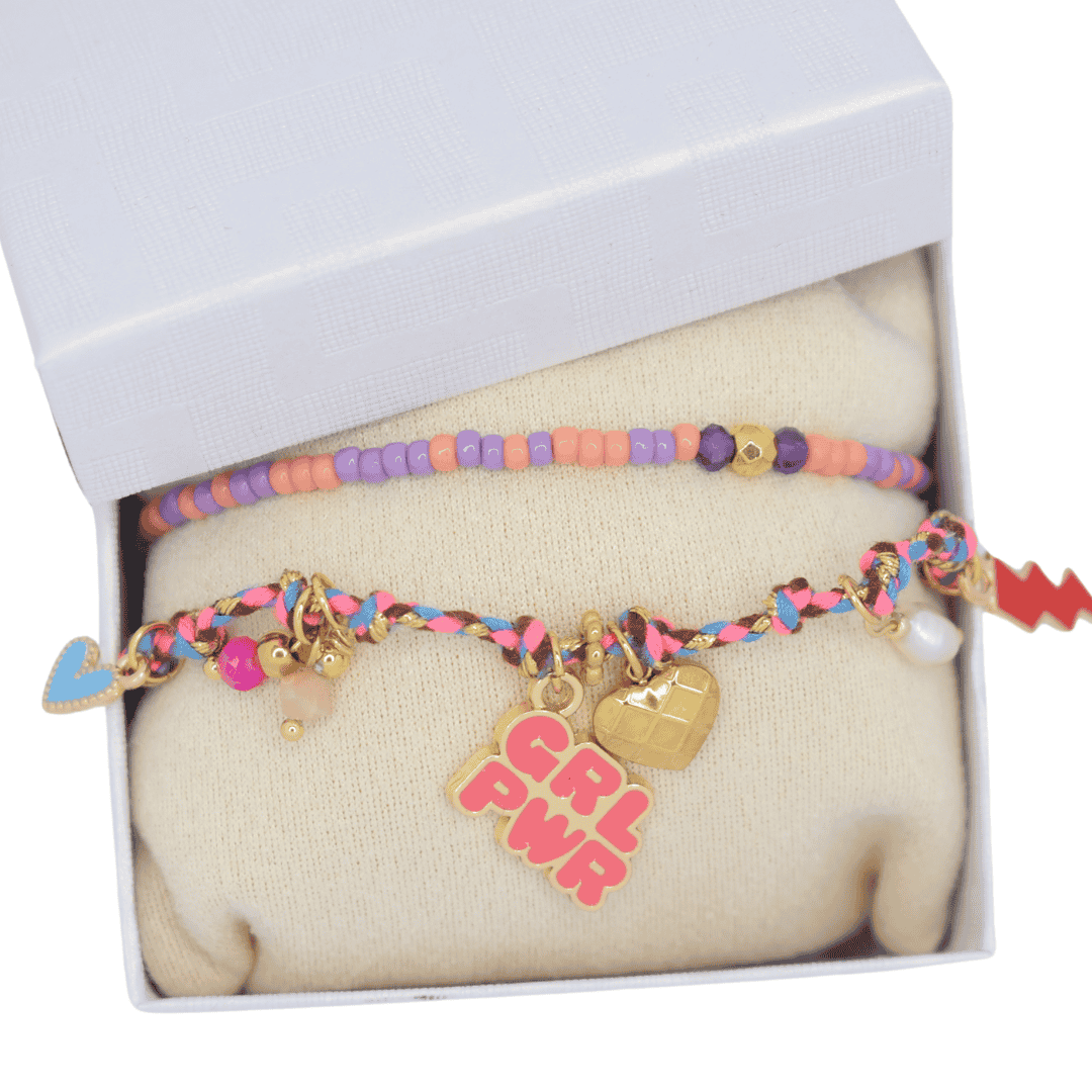 Gekleurde armbandjes set in goud