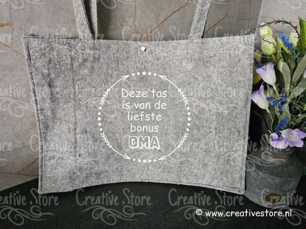 Vilttas : Deze tas is van de liefste bonus oma