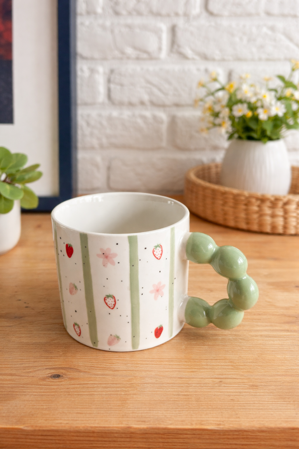 ACTIE - Porseleinen mok - pastelgroen - aardbeien