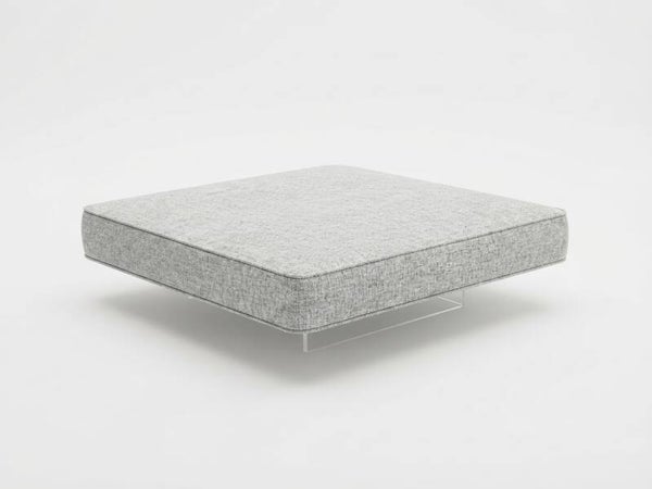 Zitkussen  73cm diep - 68cm breed- 10cm dik. Copacobana Blizzard met bies.