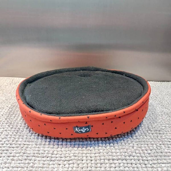 Kaafjes Bedje: Roest Driehoekjes / Zwart