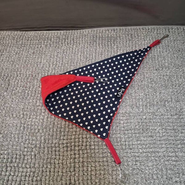 Hangmatje Driehoek: Navy Hartjes / Rood