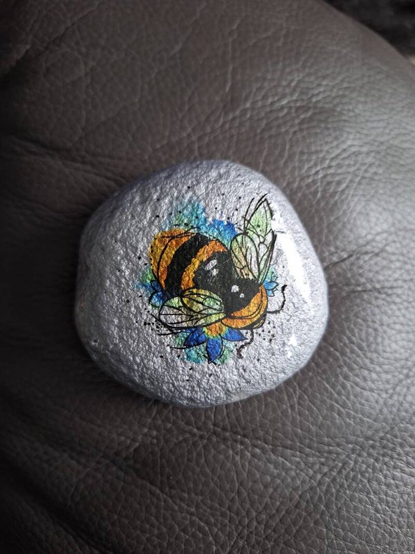 Bumble Bee - Pebble Art
