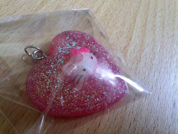Hello Kitty Heart Pendant - Resin Art