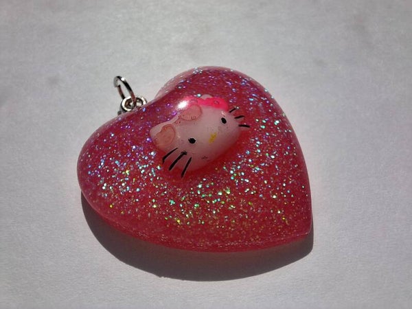 Hello Kitty Heart Pendant - Resin Art