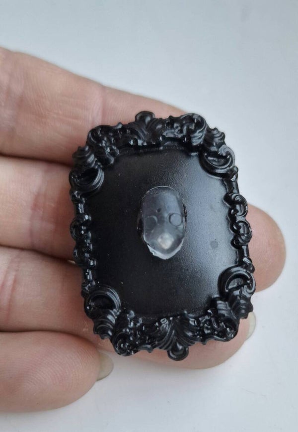 Glow In The Dark Death Mask Wall Filler - Resin Art