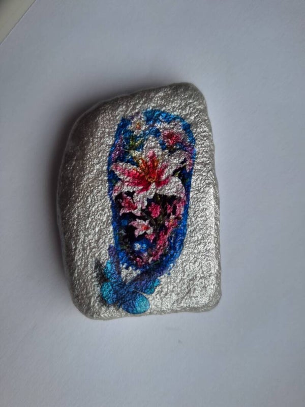 Lily Flower Design - Pebble Art