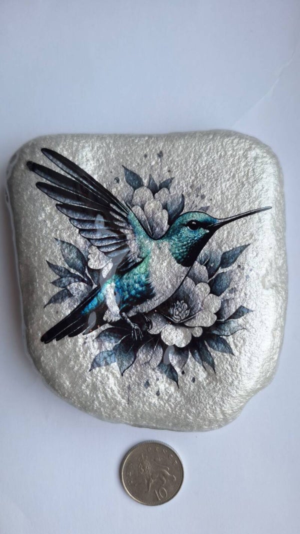 Hummingbird - Pebble Art