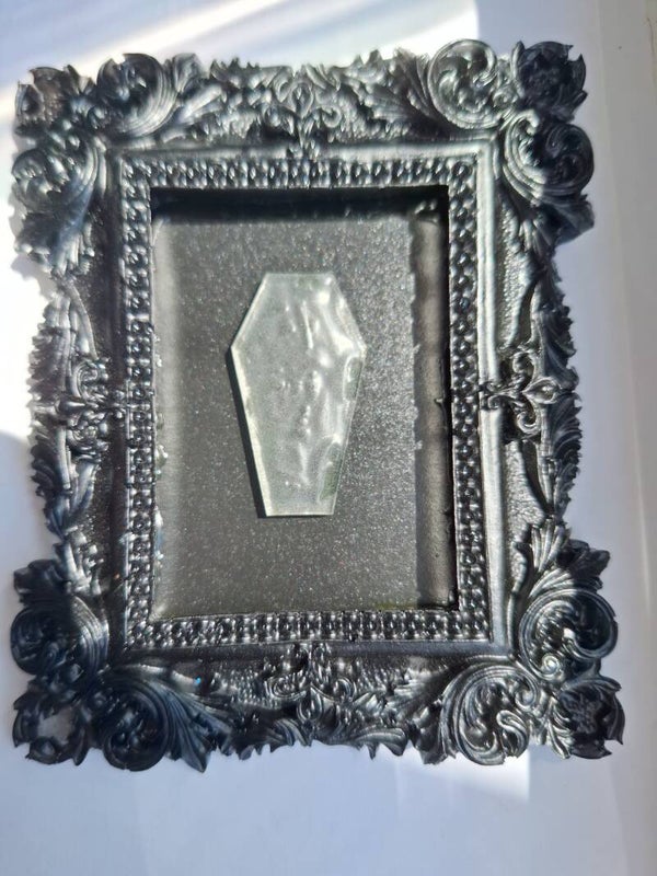 Glow In The Dark Coffin Wall Filler 3D - Resin Art