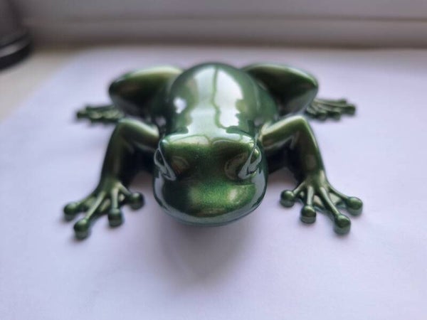 Tree Frog 3D Figurine - Resin Art