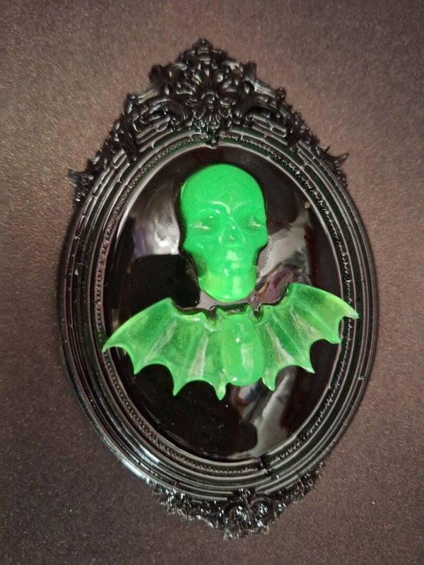 Glow In The Dark Bat & Skull Wall Filler - Resin Art