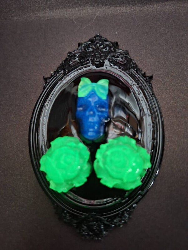 Glow In The Dark 3D Rockabilly Style Wall Filler - Resin Art