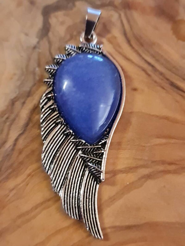 Blauwe kwarts edelsteen hanger Vleugeltje