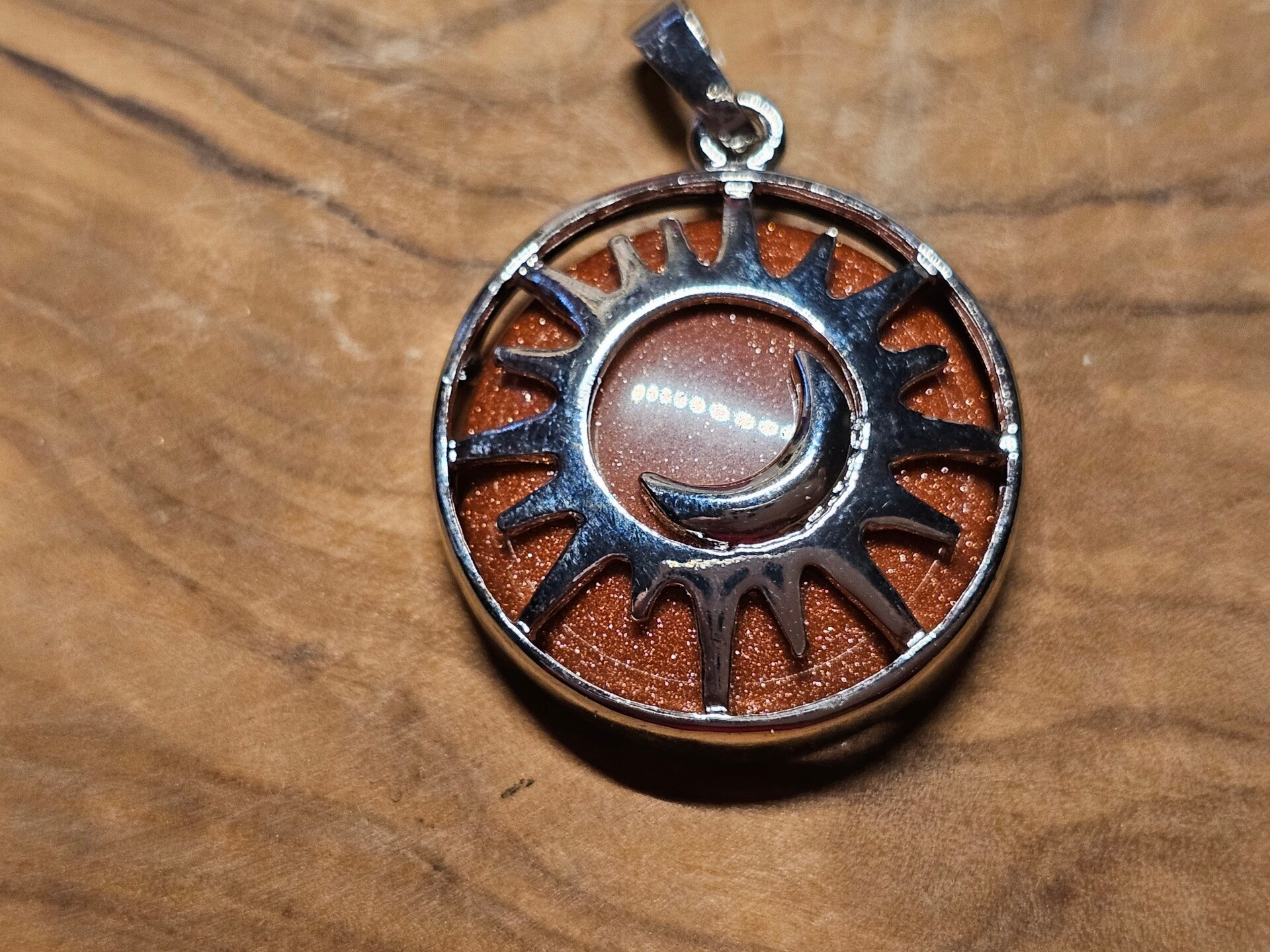 Goudsteen bruin edelsteen hanger zonnetje & maantje