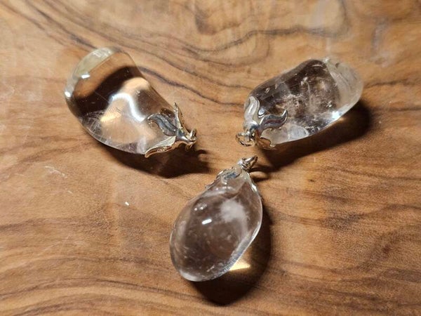 Rutielkwarts edelsteenhanger met geboord oog en kapje