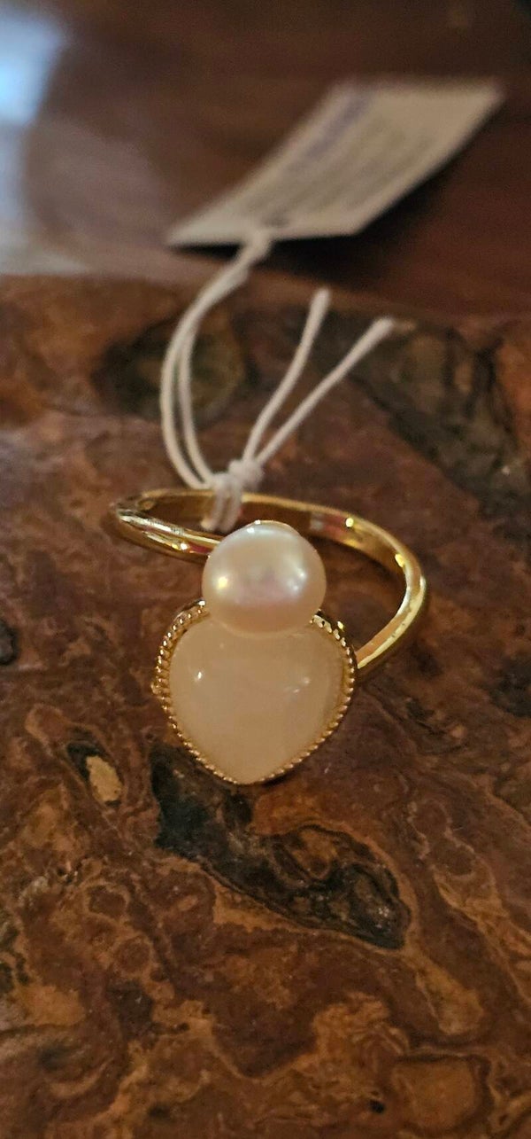 Verstelbare ring met parel en rozenkwarts hart