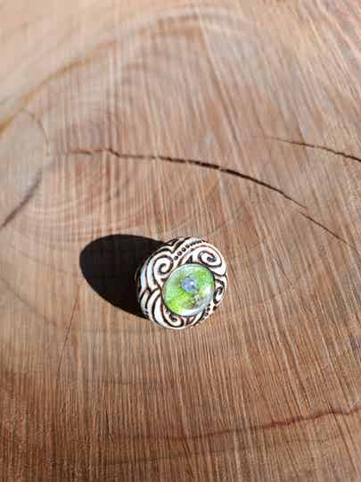 Bague en bois et verre