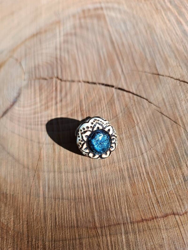 Bague en bois et verre