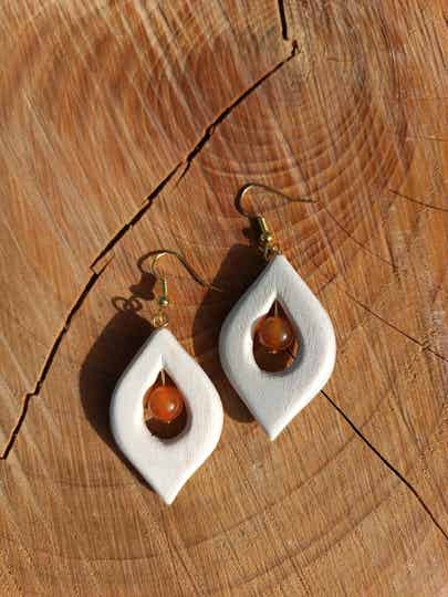 Boucles d'oreilles en bois et pierres naturelles