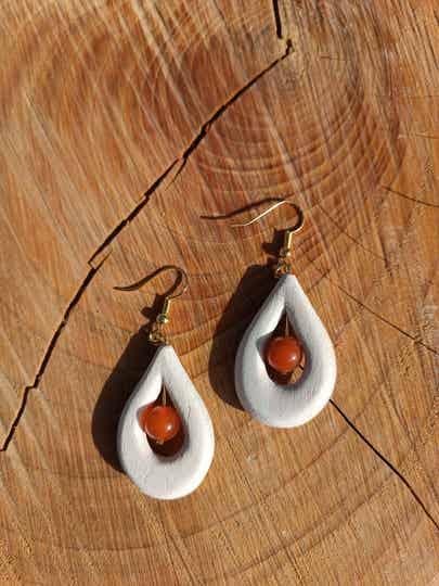 Boucles d'oreilles en bois et pierres naturelles